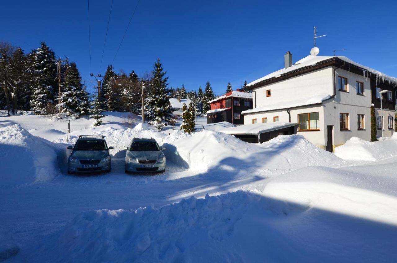 Naproti Klinovci Villa Jáchymov Buitenkant foto